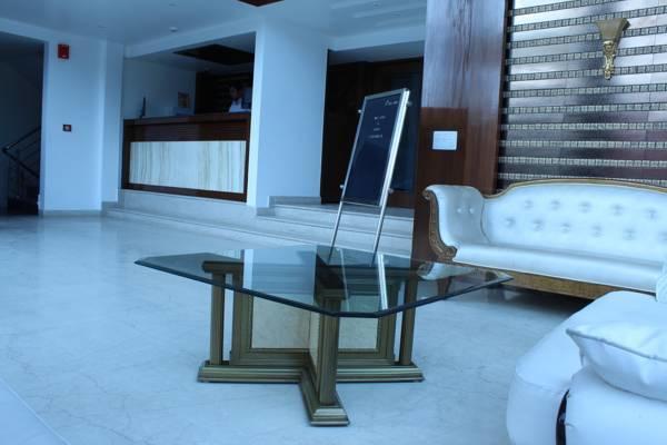 Hotel Opulence Pathānkot Zewnętrze zdjęcie
