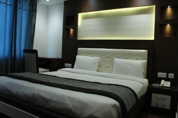 Hotel Opulence Pathānkot Zewnętrze zdjęcie